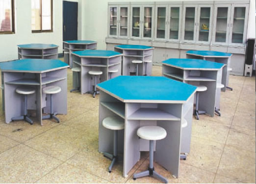 <b>小学自然教学用设备</b>